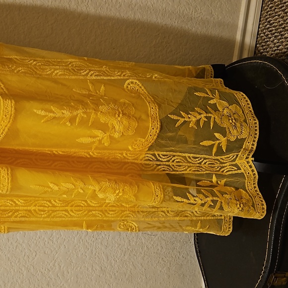 Gorgeous Buttery Yellow, Lace Bohemian Maxi Dress size Small - Picture 6 of 8